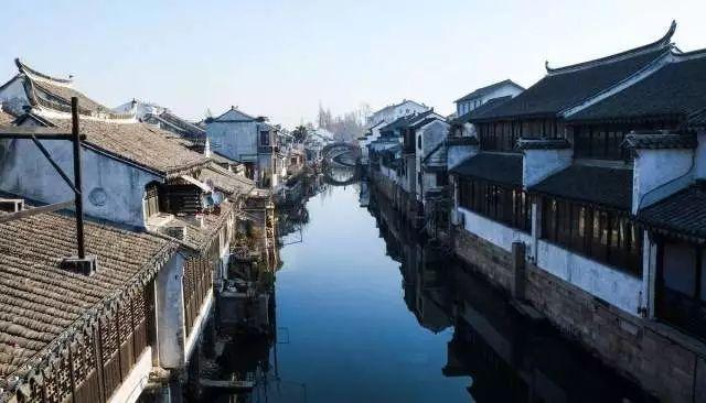 一生默默无闻、与世无争，笔下梅花很有风骨！